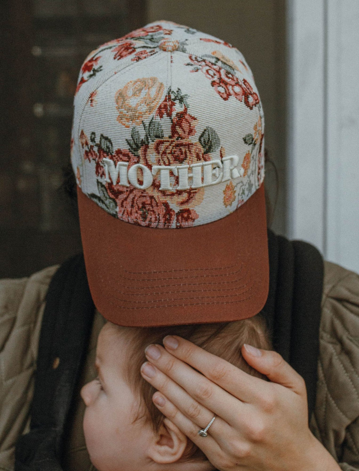 HAT22. Mother